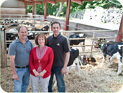 Roger and Carole Mason and son Gary  