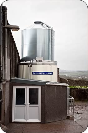 The silo has fitted neatly in between a small addition to the dairy building to give covered access to the stainless steel alcove housing the cooling and cleaning controls and an existing feed hopper