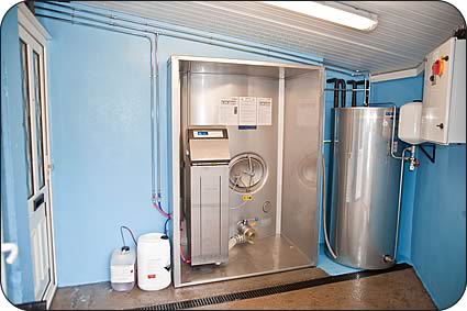 Covered access to the silo with the cooling and cleaning controls